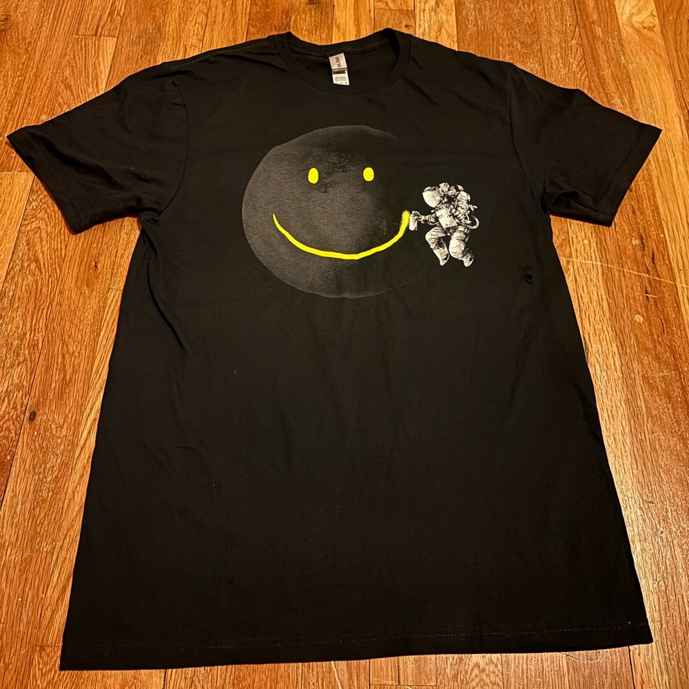Smiley Face Moon Astronaut Black Short Sleeve Cotton T-Shirt Men's Medium